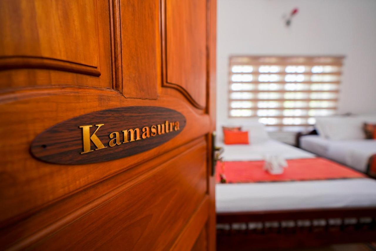 Parudeesa - Heavenly- Luxurious Palace Look-Near Cbd - Kerala - India With Breakfast Kaladi Bilik gambar