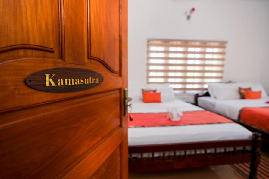 Parudeesa - Heavenly- Luxurious Palace Look-Near Cbd - Kerala - India With Breakfast Kaladi Luaran gambar