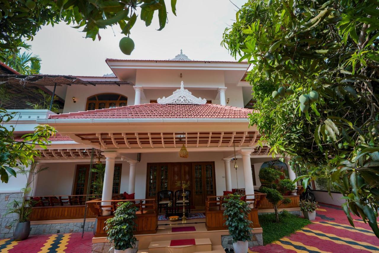 Parudeesa - Heavenly- Luxurious Palace Look-Near Cbd - Kerala - India With Breakfast Kaladi Luaran gambar
