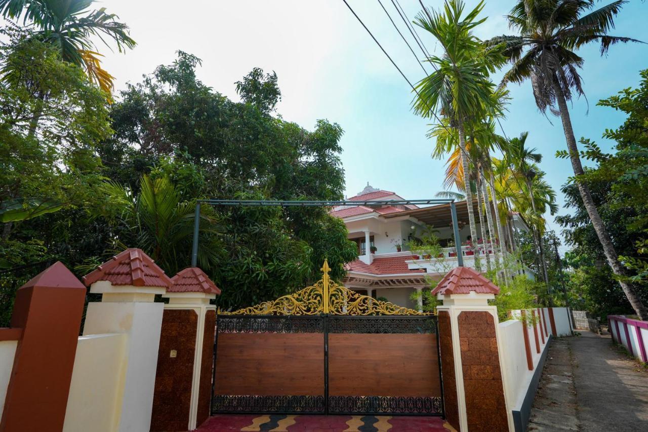 Parudeesa - Heavenly- Luxurious Palace Look-Near Cbd - Kerala - India With Breakfast Kaladi Luaran gambar