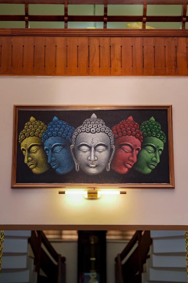 Parudeesa - Heavenly- Luxurious Palace Look-Near Cbd - Kerala - India With Breakfast Kaladi Luaran gambar