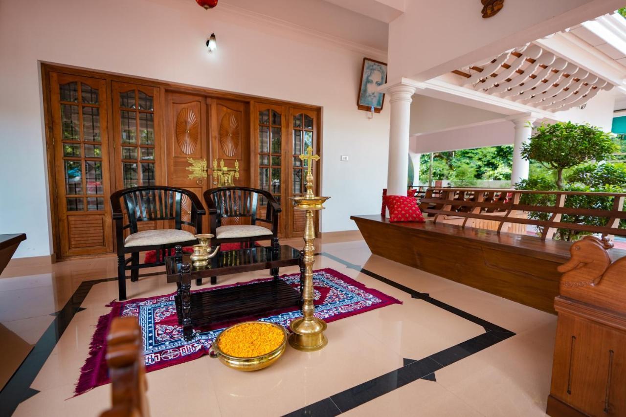 Parudeesa - Heavenly- Luxurious Palace Look-Near Cbd - Kerala - India With Breakfast Kaladi Luaran gambar